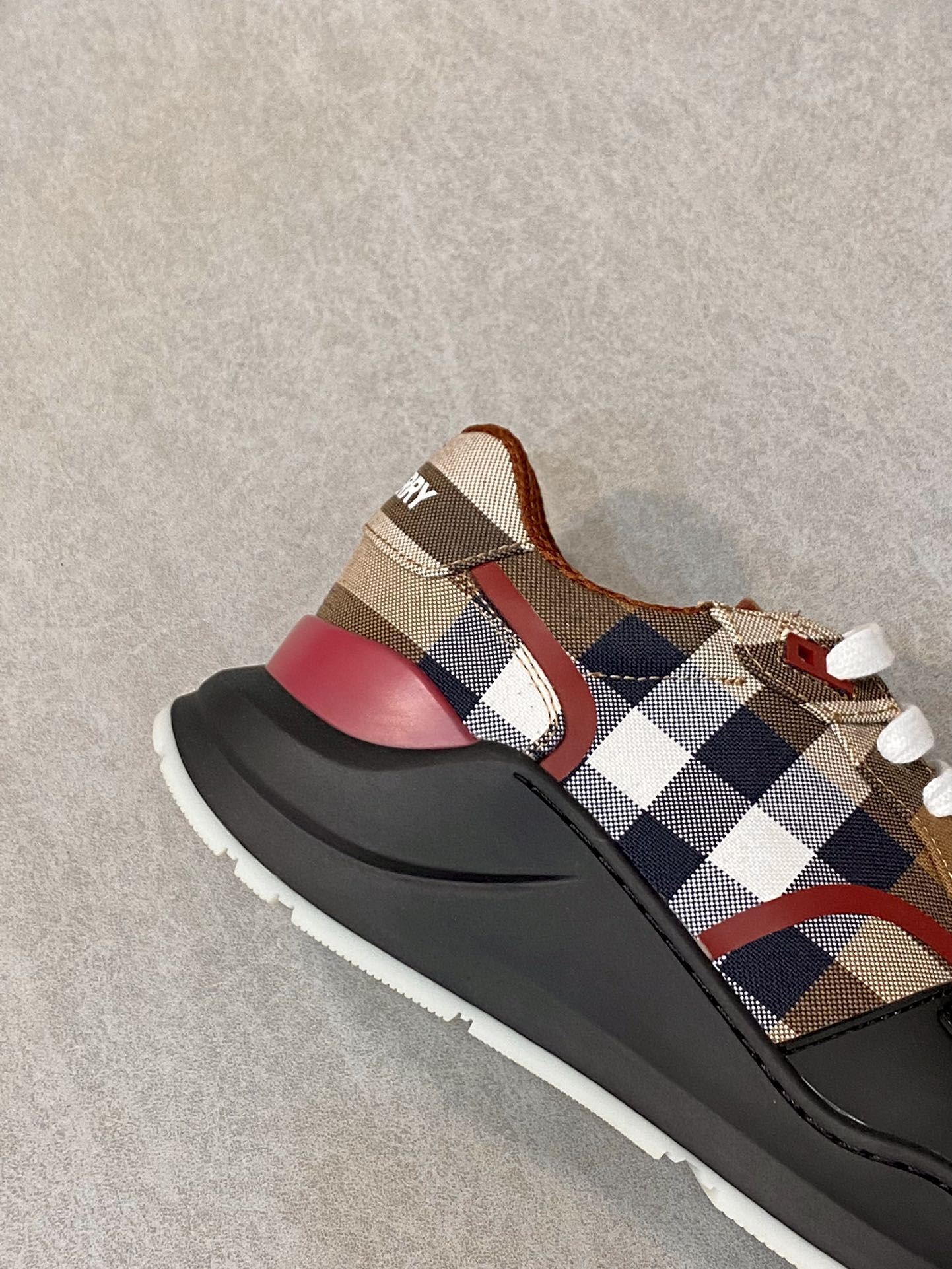 Burberry Low Shoes